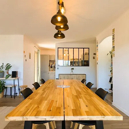 Beautiful Located 5 Min From The Beaches *