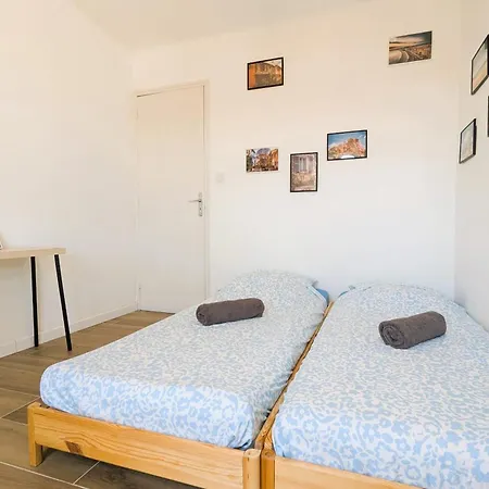 Beautiful Located 5 Min From The Beaches